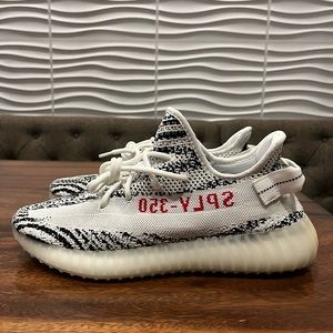 Yeezy Adidas Boost 350 V2 in Zebra